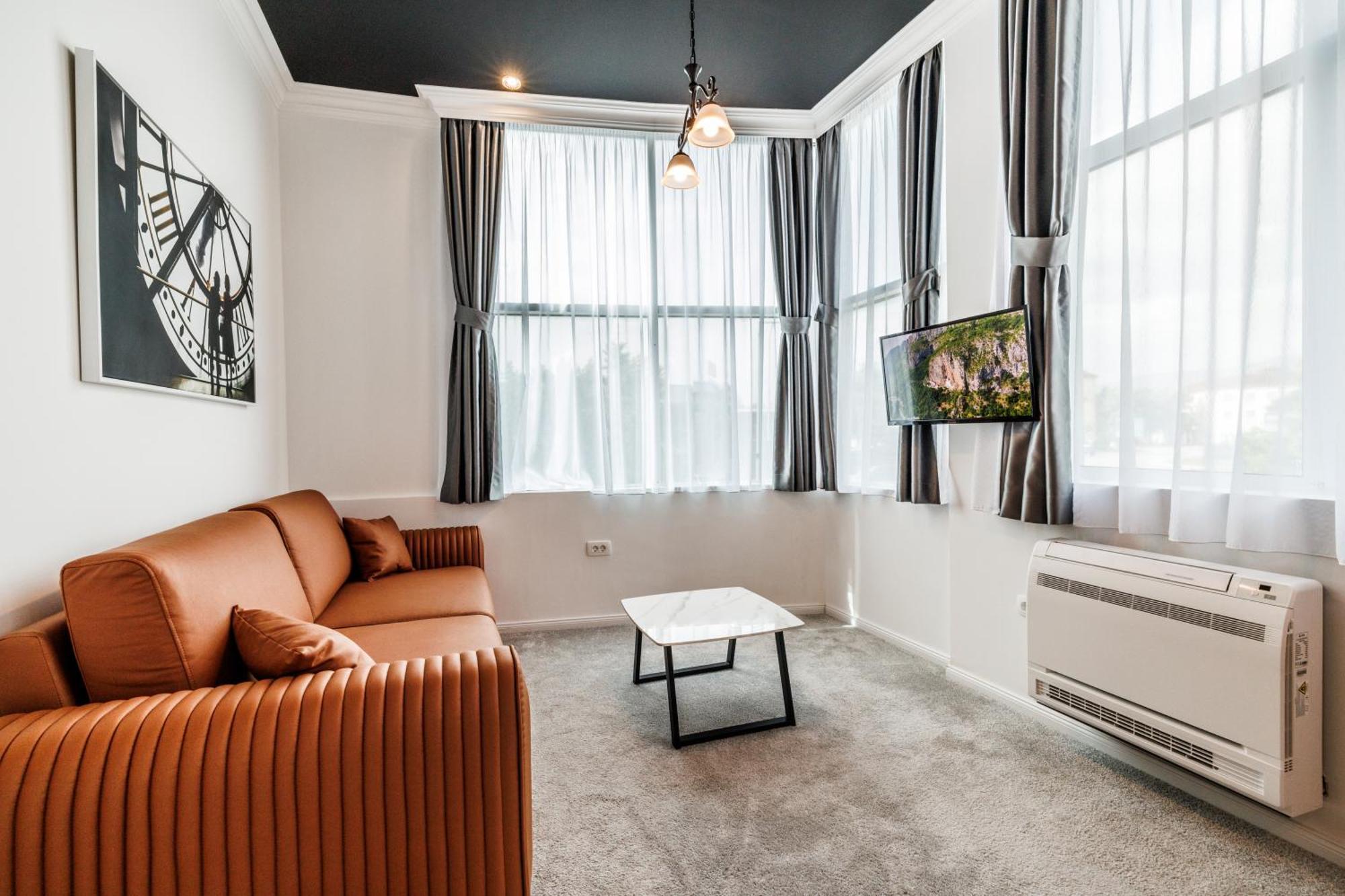 White Unique Apart Niksic Exterior photo